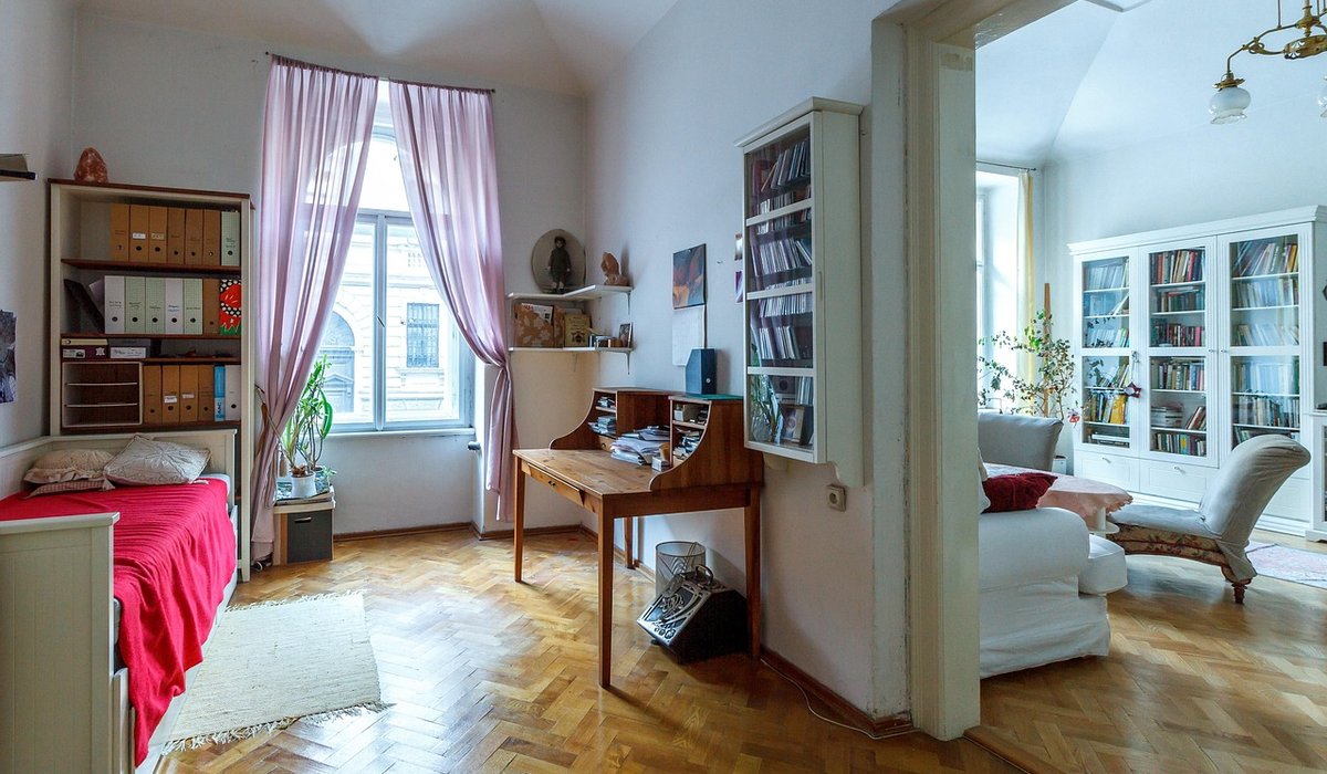 Five Ways to Hide Clutter in a Narrow Hallway